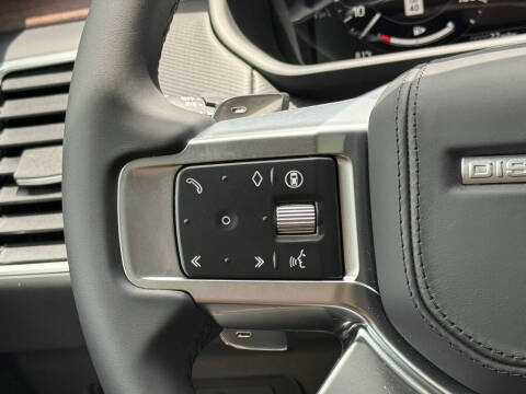 2025 Land Rover Discovery P300 Dynamic SE