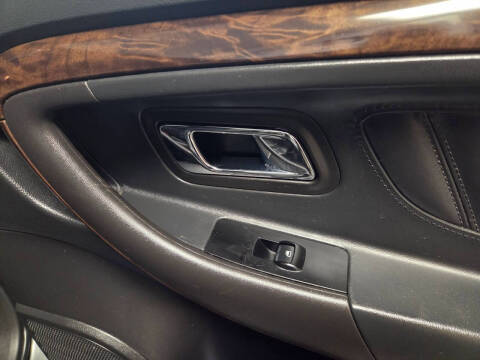 2016 Ford Taurus Limited