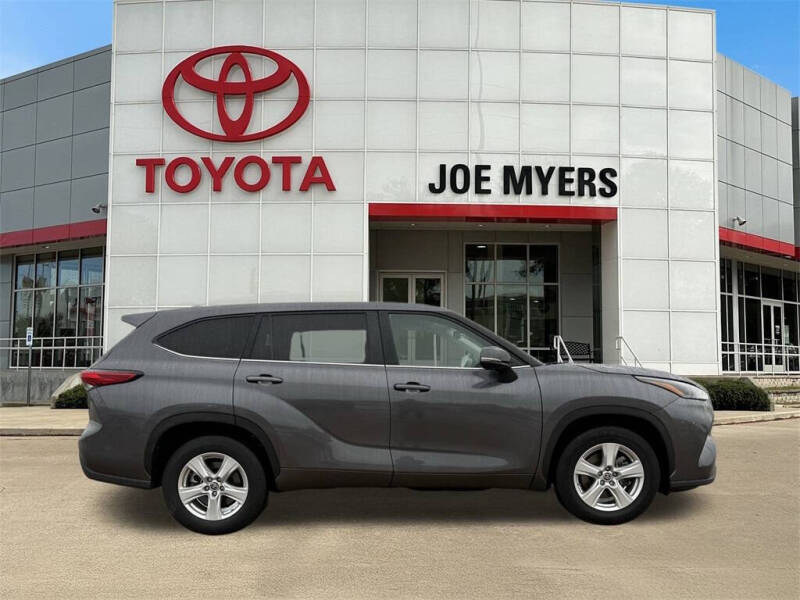 2023 Toyota Highlander LE