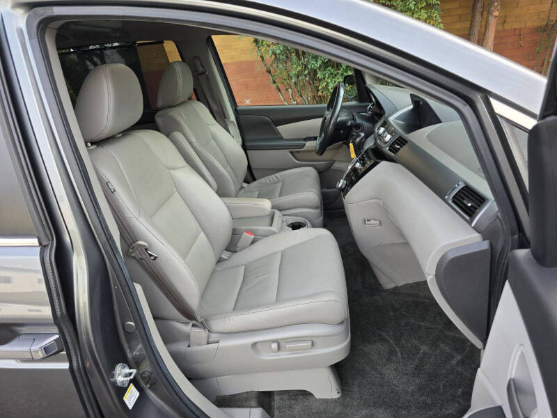 2011 Honda Odyssey EX-L w/DVD