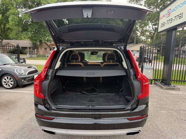 2016 Volvo XC90 T6 Momentum