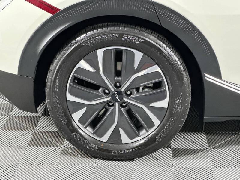 2024 Kia EV6 Light