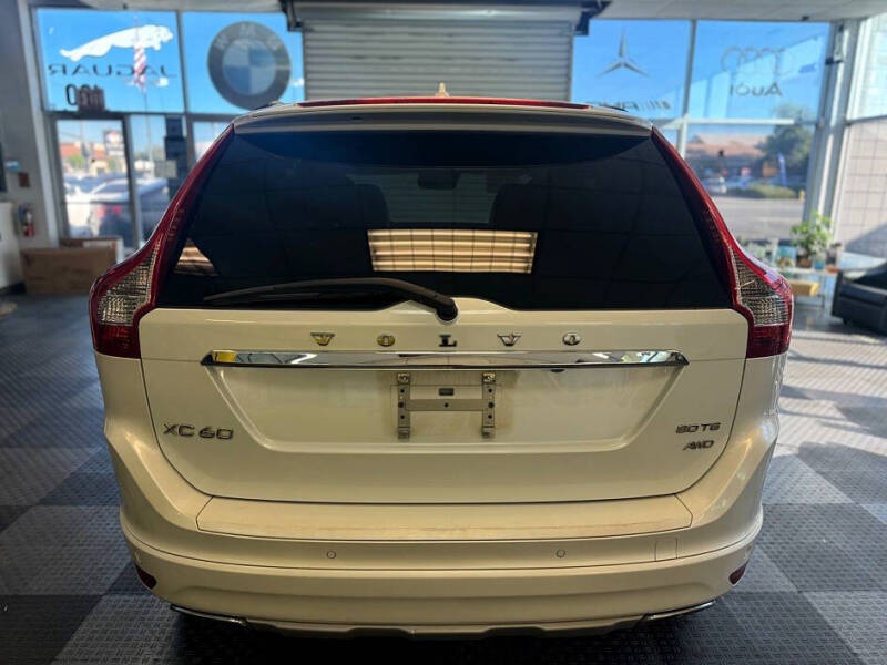 2016 Volvo XC60 T6 Platinum