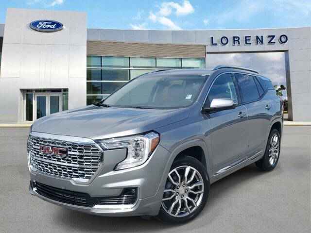 2023 GMC Terrain Denali's photo