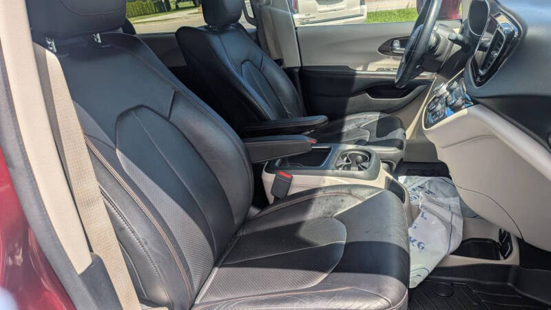 2017 Chrysler Pacifica Touring-L Plus