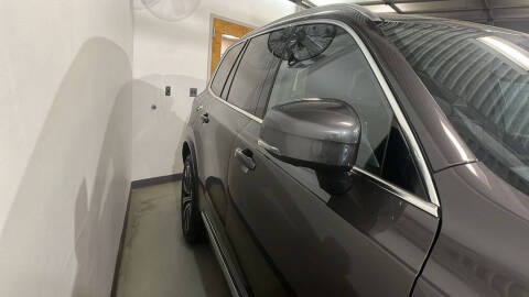 2025 Volvo XC90 B5 Plus Bright Theme