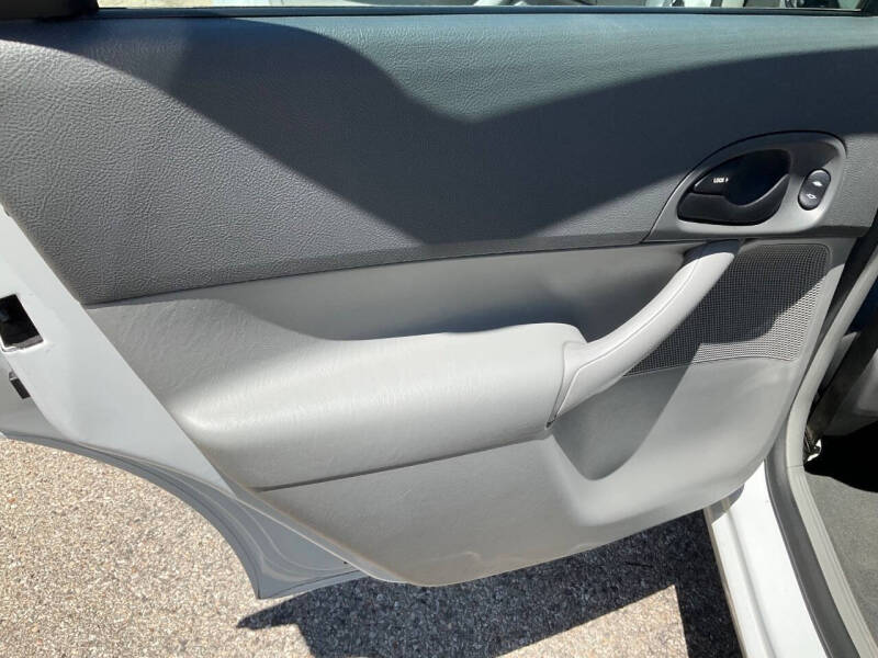 2005 Ford Focus ZXW SES