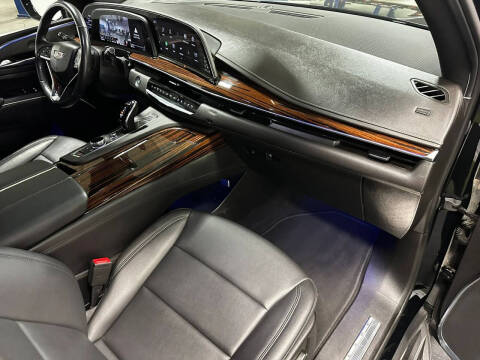 2023 Cadillac Escalade ESV Luxury
