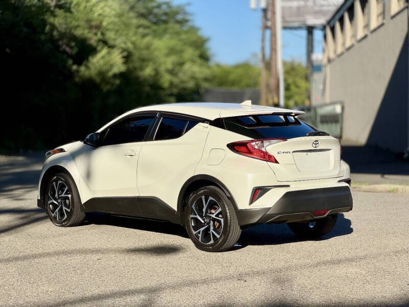 2018 Toyota C-HR XLE Premium