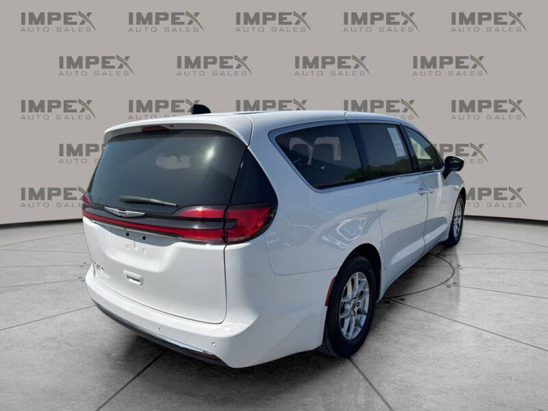 2023 Chrysler Pacifica Touring L