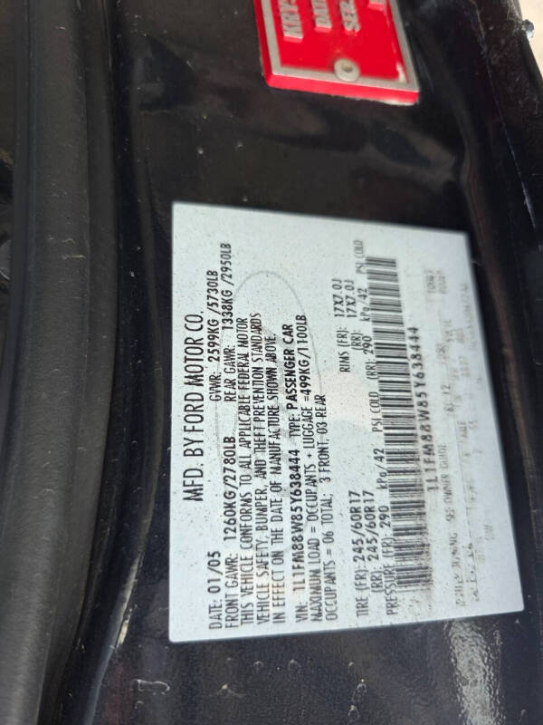 2005 Lincoln Town Car Executive