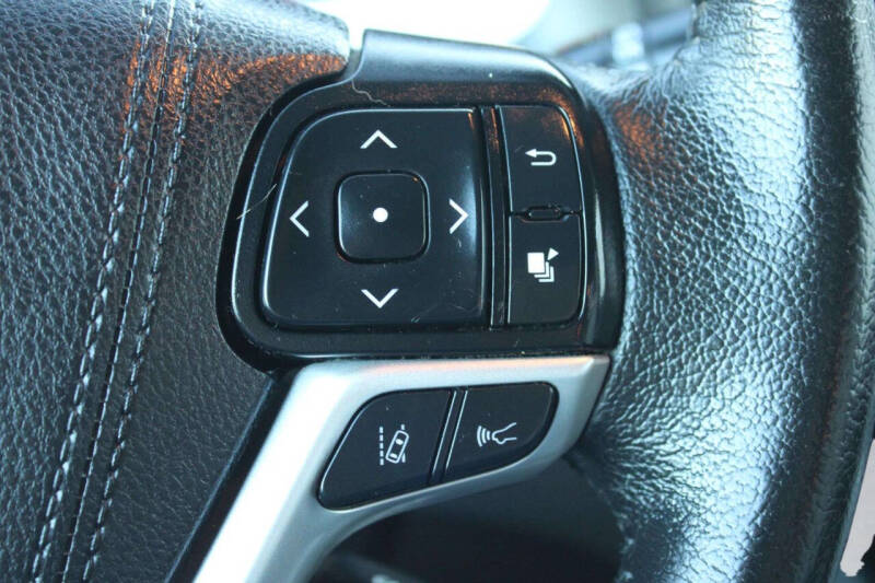 2019 Toyota Sienna XLE 8-Passenger