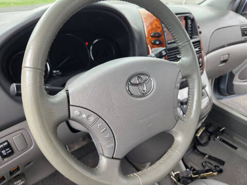 2010 Toyota Sienna XLE