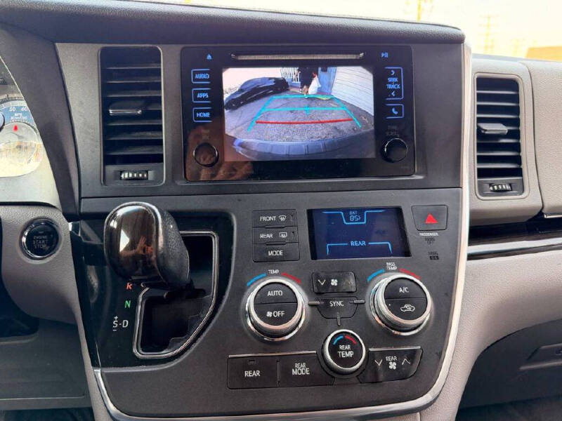 2017 Toyota Sienna