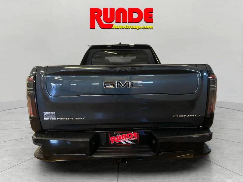 2025 GMC Sierra EV Denali