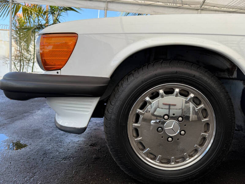 1987 Mercedes-Benz 560-Class 560 SL