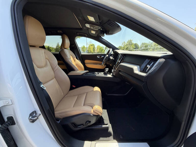 2019 Volvo XC60 T5 Inscription