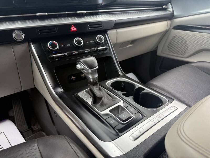 2022 Kia Carnival LX
