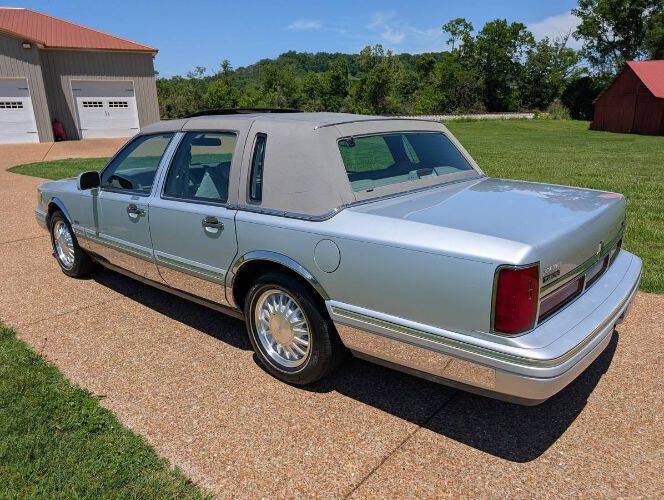1995 Lincoln Town Car Signature