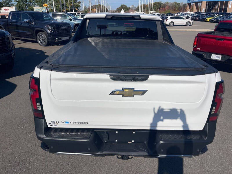 2025 Chevrolet Silverado EV LT
