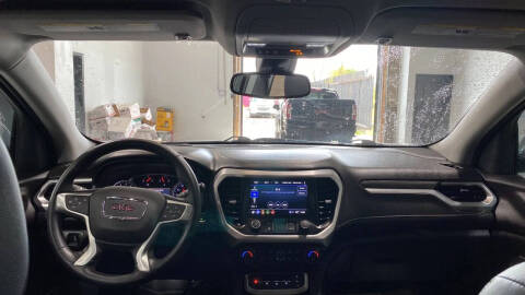 2023 GMC Acadia SLT