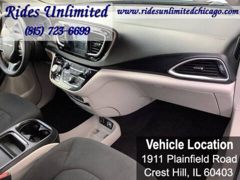 2017 Chrysler Pacifica Touring-L