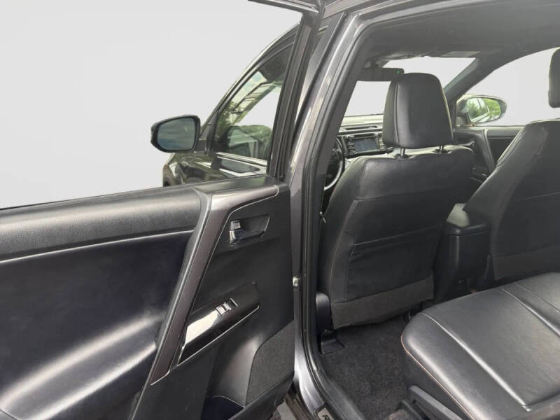 2018 Toyota RAV4 SE