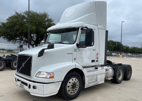2017 Volvo VNM