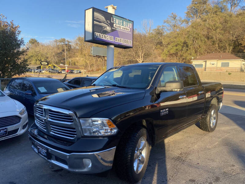 2016 RAM 1500 SLT