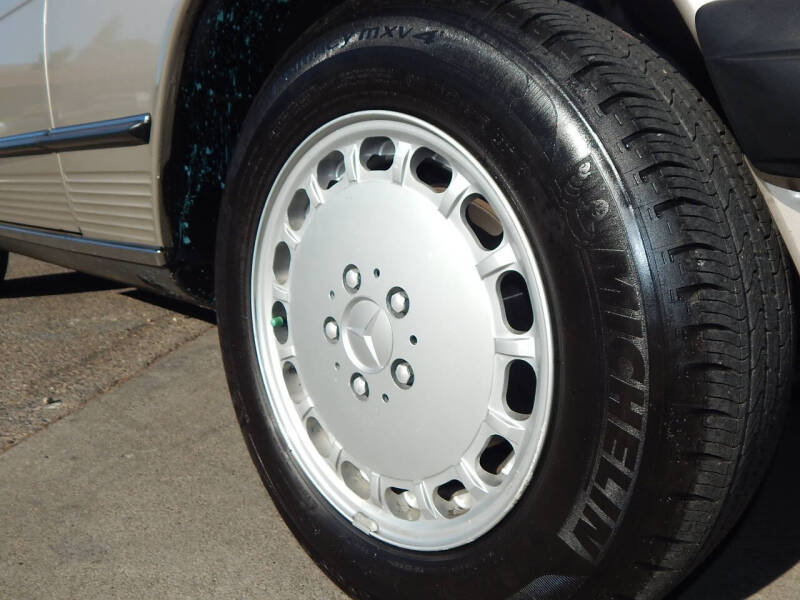 1987 Mercedes-Benz 560-Class 560 SL