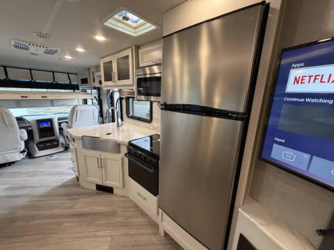 2022 Holiday Rambler Invicta