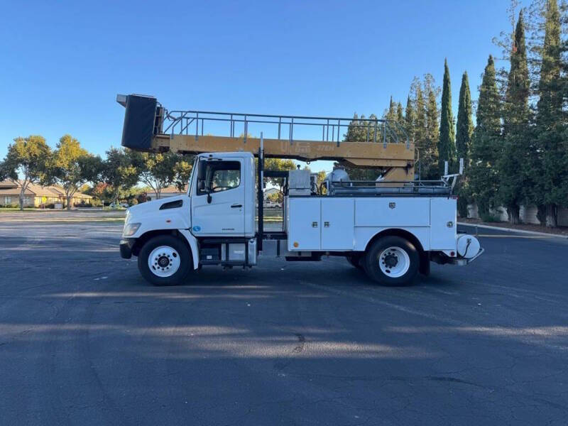 2015 Hino 258A