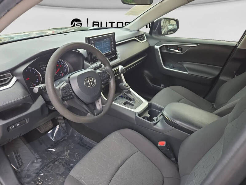 2020 Toyota RAV4 XLE