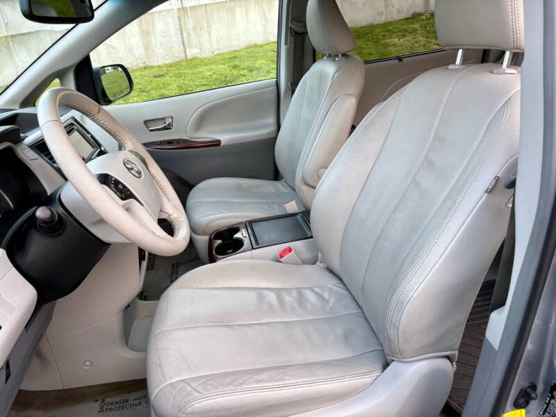 2013 Toyota Sienna