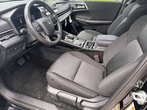 2025 Mitsubishi Outlander PHEV ES