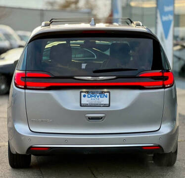 2021 Chrysler Pacifica Touring L