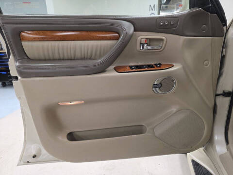 2004 Lexus LX 470