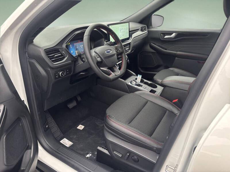 2026 Ford Escape Hybrid ST-Line Select