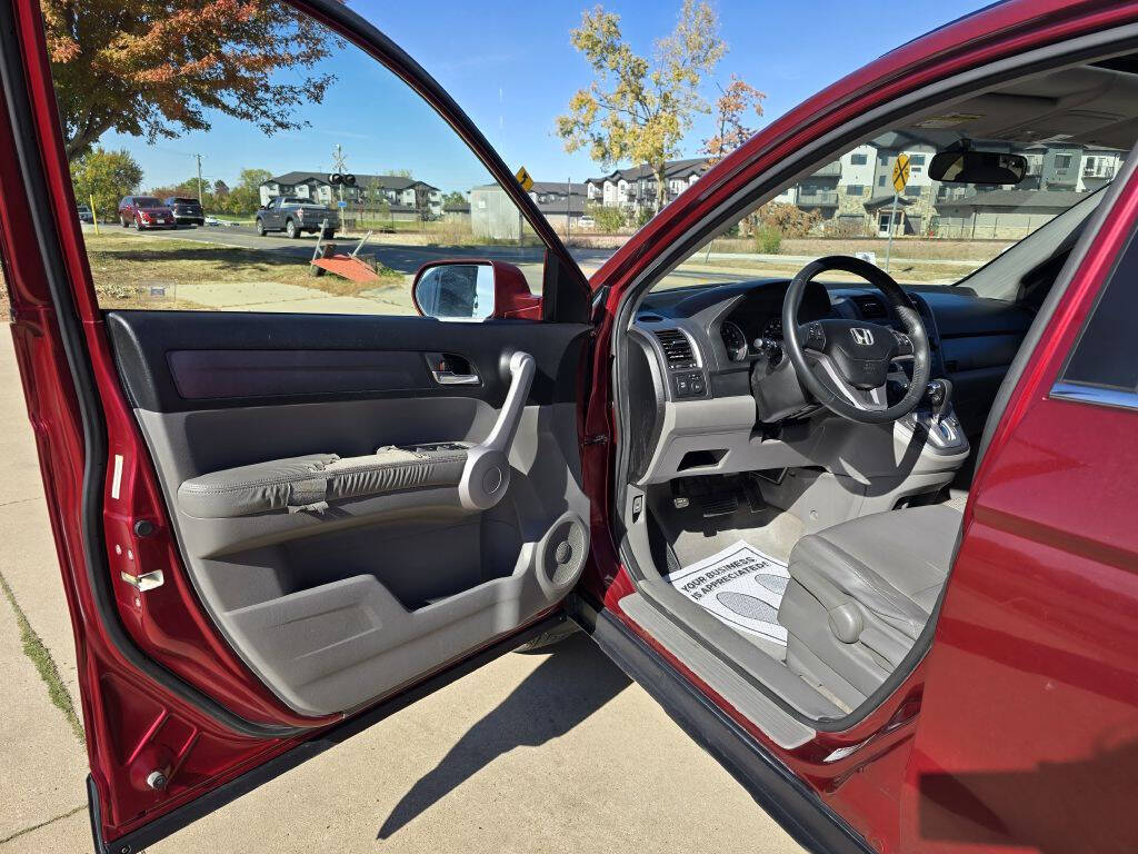 2007 Honda CR-V for sale at Bigfoot Auto in Hiawatha, IA