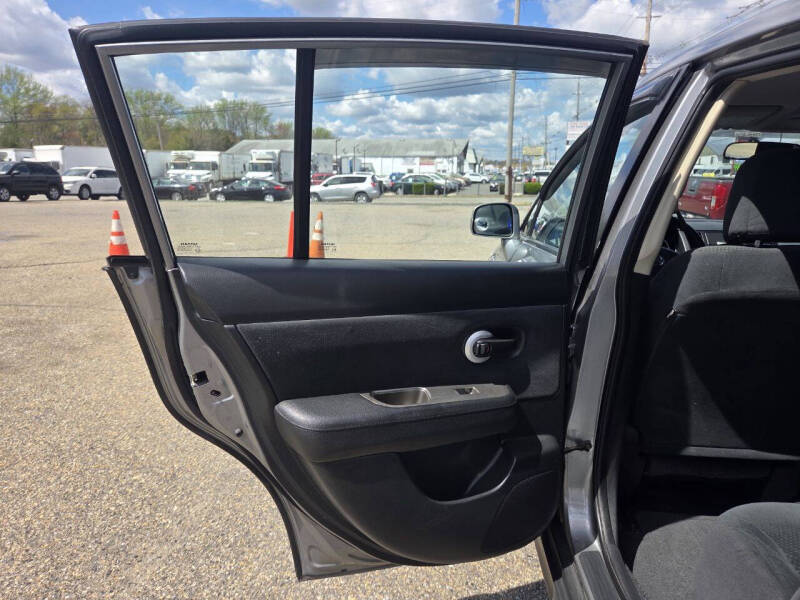2012 Nissan Versa 1.8 SL