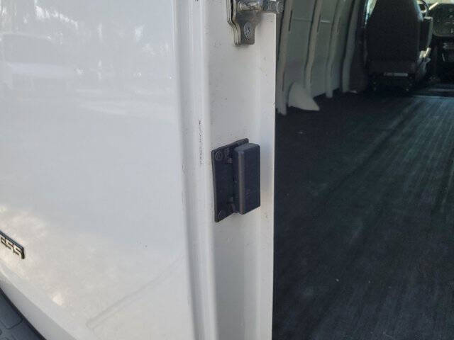 2023 Chevrolet Express 2500