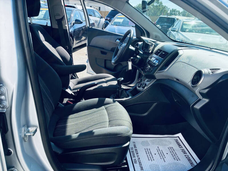 2015 Chevrolet Sonic LT Manual