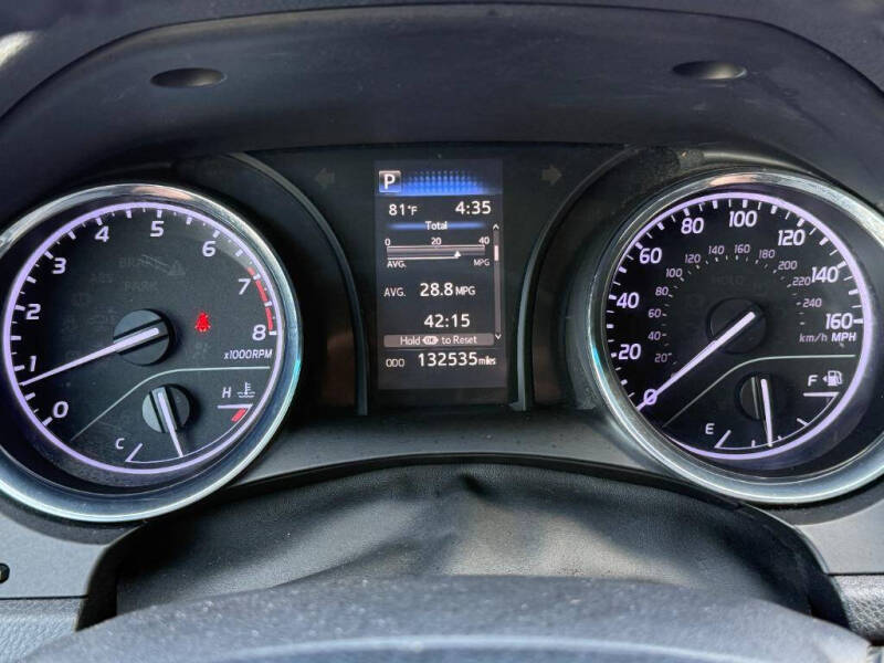 2019 Toyota Camry SE