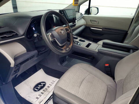 2021 Toyota Sienna LE 8-Passenger