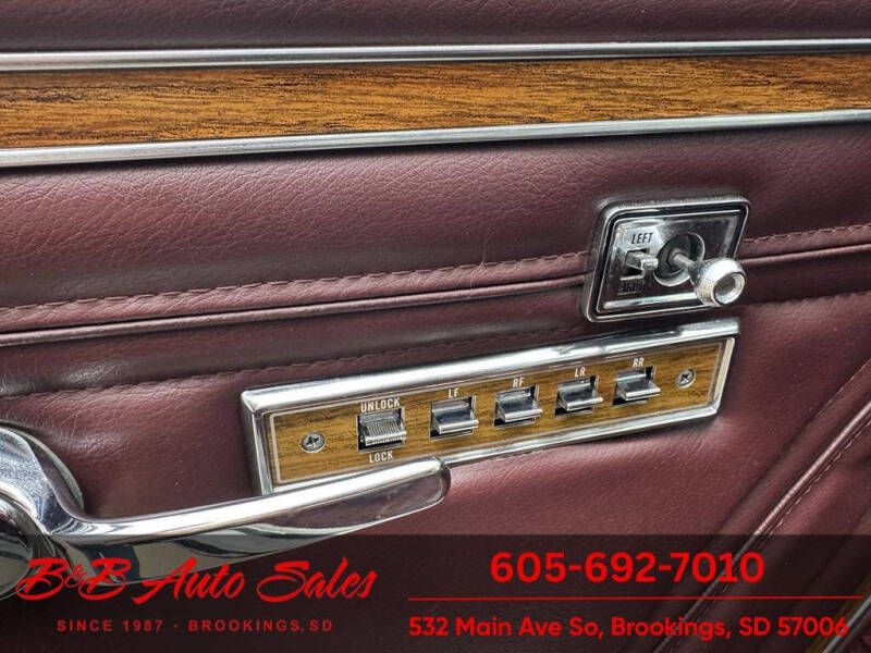 1989 Jeep Grand Wagoneer
