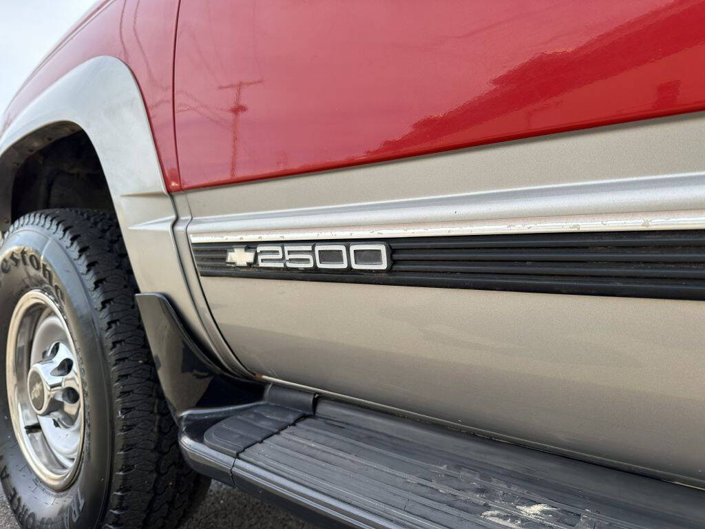 1998 Chevrolet Suburban 18