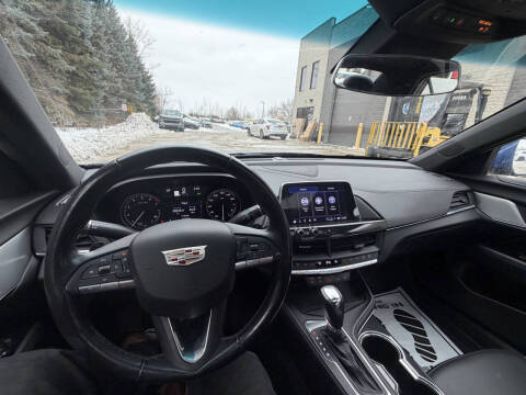 2023 Cadillac CT4 Luxury