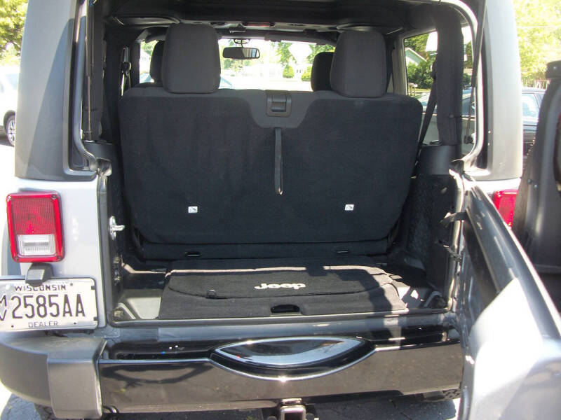 2017 Jeep Wrangler Willys Wheeler