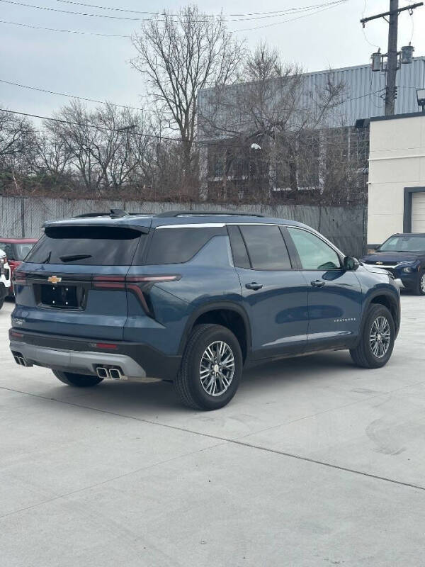 2025 Chevrolet Traverse LT