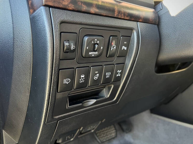 2013 Toyota Land Cruiser